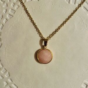 Elegant Gold and Pink Pendant Necklace